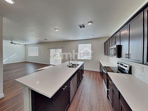 3rd image of 5624 Blue Wonder St