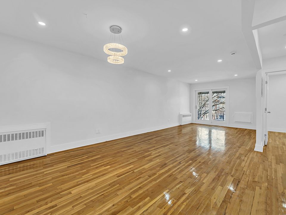 1st image of 525 E 78th St Floor 3