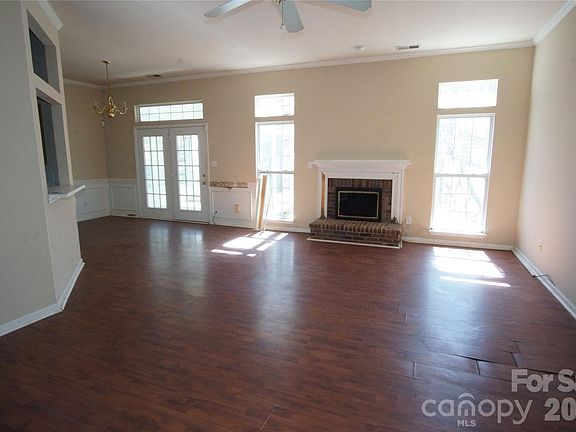 5th image of 10410 Hellebore Rd