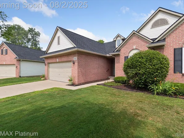 3313 Dewdrop Ln, Howell, MI 48843