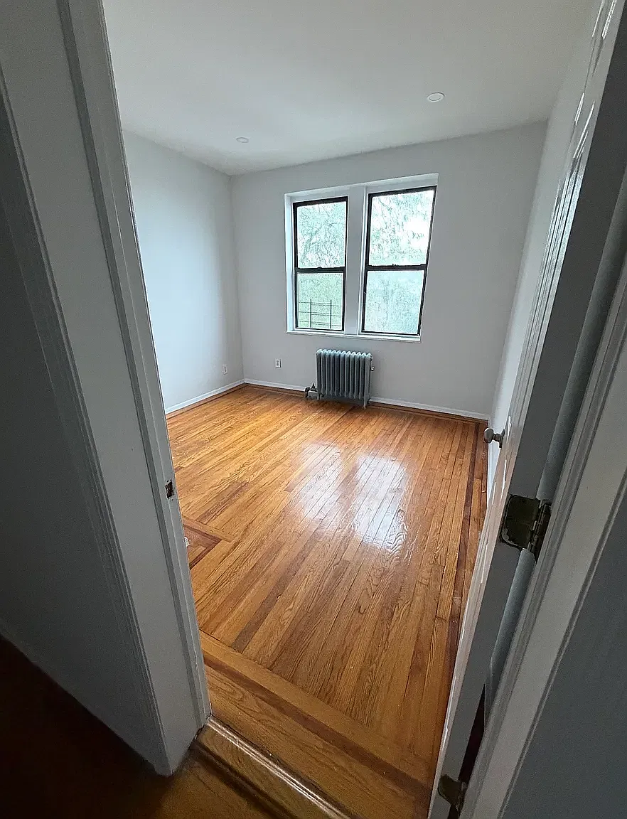 25 Sherman Avenue — Photo 2