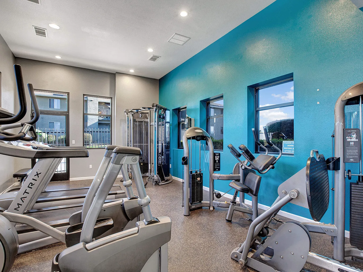 The Henley — Photo 4