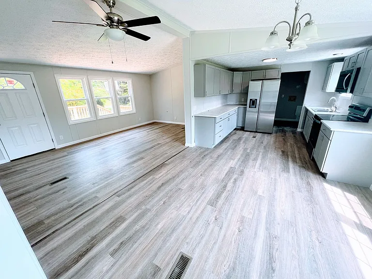 6408 Lawyers Rd — Photo 4