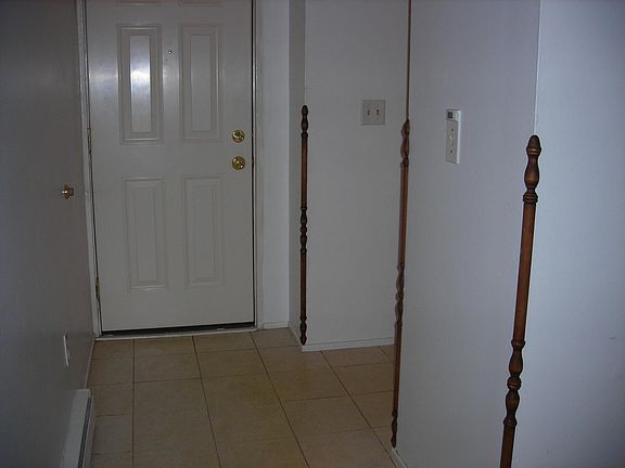 5th image of 4218 Packard St APT 3