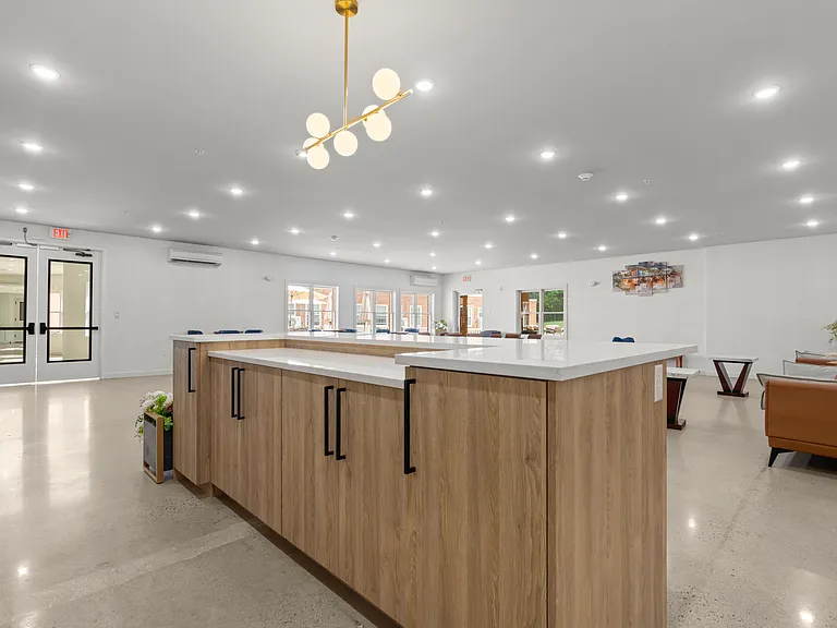 Alexandria Manor Apartments — Photo 49