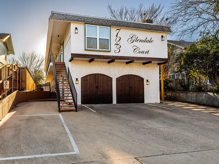 723 Glendale St — Photo 29