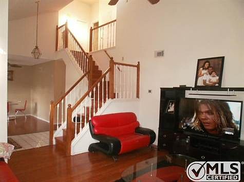 3rd image of 1922 Village Creek Dr