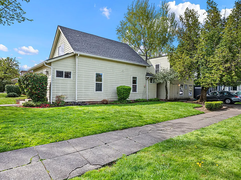 284 E 16th Ave #1