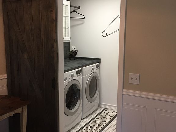 4th image of 356 NW Avens St