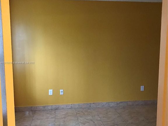 5th image of 842 NE 209th St #106-37