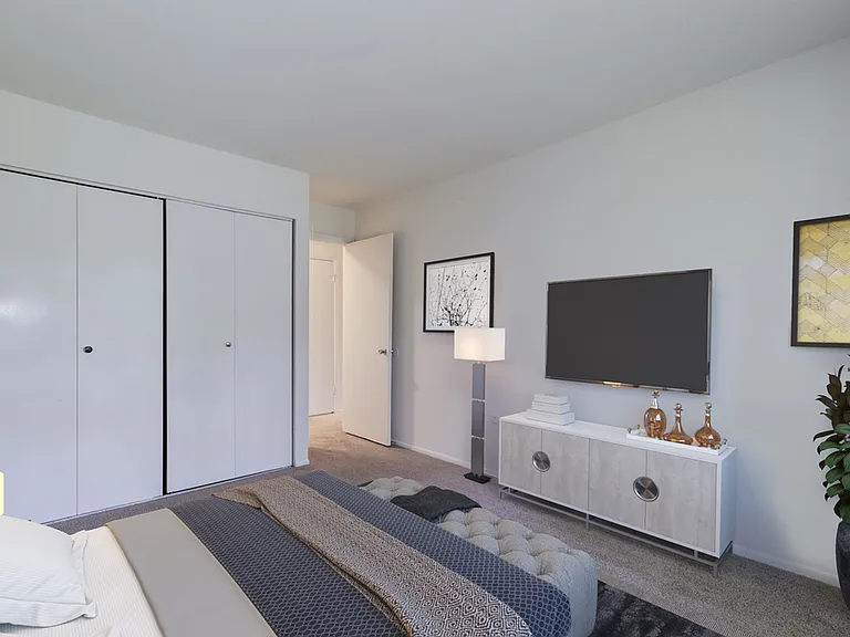 Brookmont Apartments — Photo 11