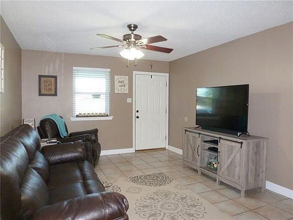 5th image of 1308 East Dr