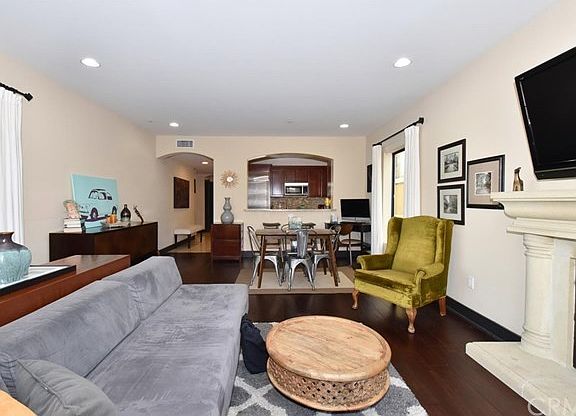 4th image of 1215 Armacost Ave APT 204