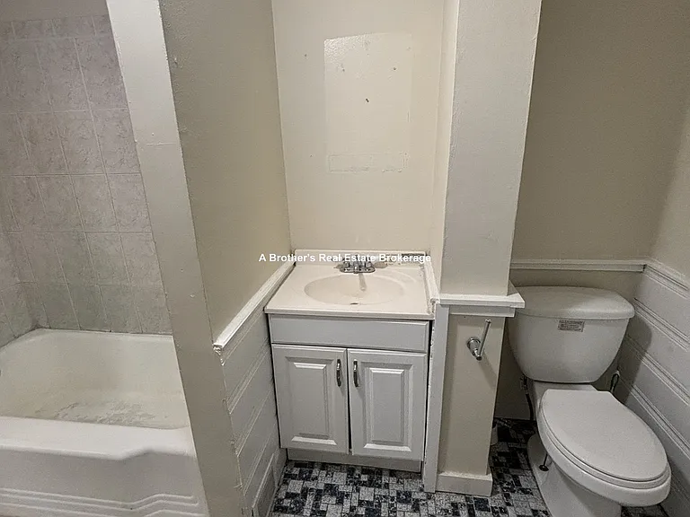 50 Oakdale Ave — Photo 12