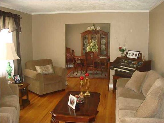 2nd image of 3614 Weldon Dr