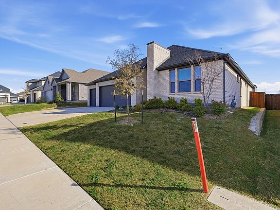 4th image of 1212 Nuevo Rancho Ln