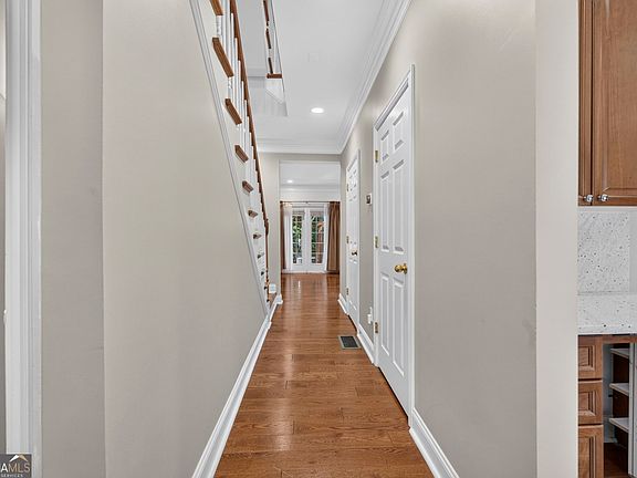 3rd image of 1735 Peachtree St NE Unit 619
