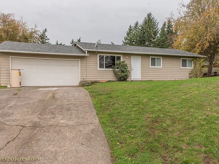 8020 SW Thorn St — Photo 10