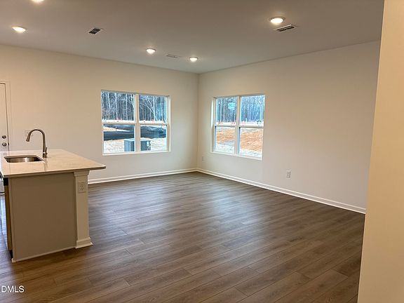 4th image of 178 Flagstone Way Unit 71
