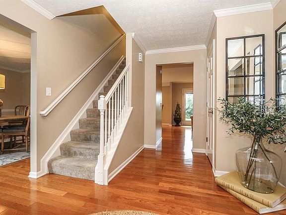3rd image of 4693 Beechknoll Ln