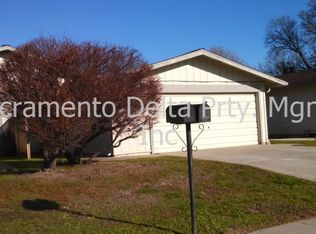 9425 Linda Rio Dr, Sacramento, CA 95827