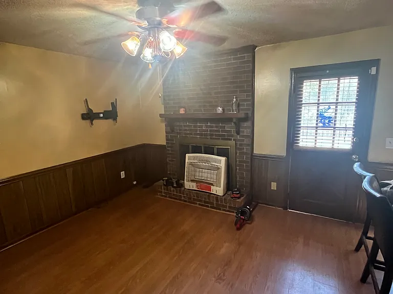 307 Allendale Dr — Photo 2