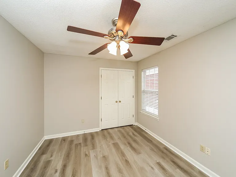 8243 Cross Point Dr — Photo 12