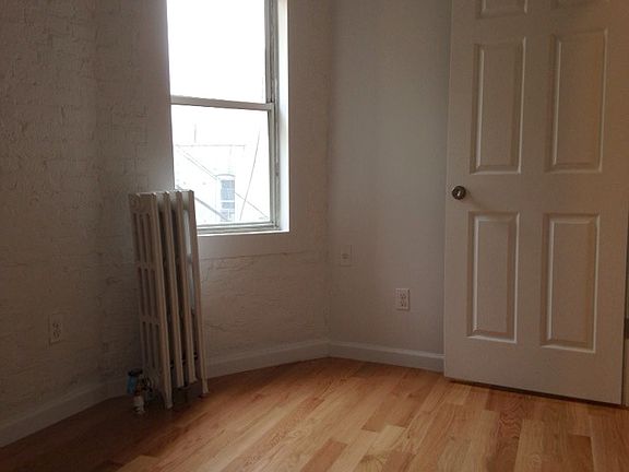 2nd image of 170 Delancey St APT 20