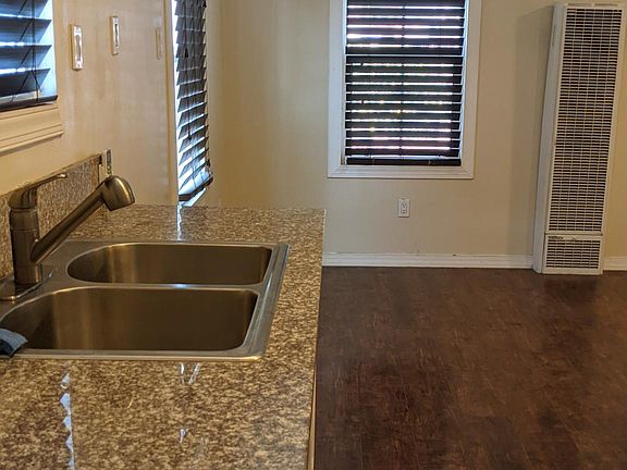 5th image of 4876 Axtell St
