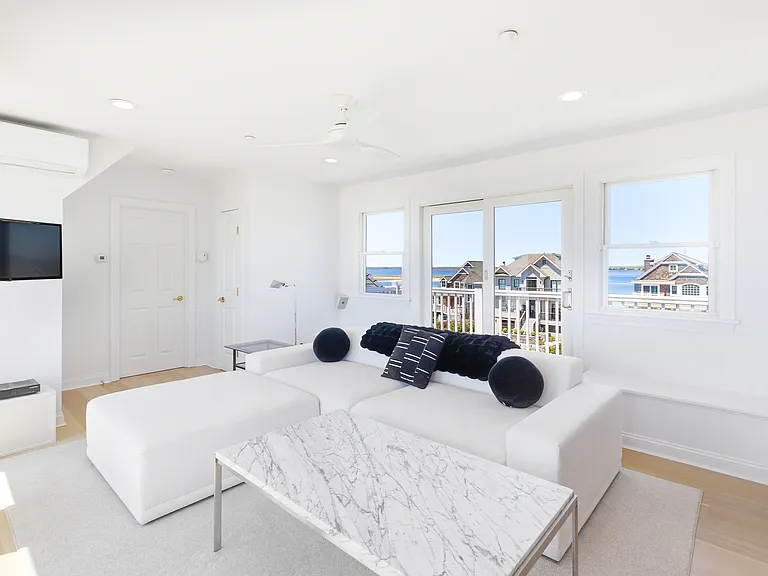 687 Dune Rd — Photo 55