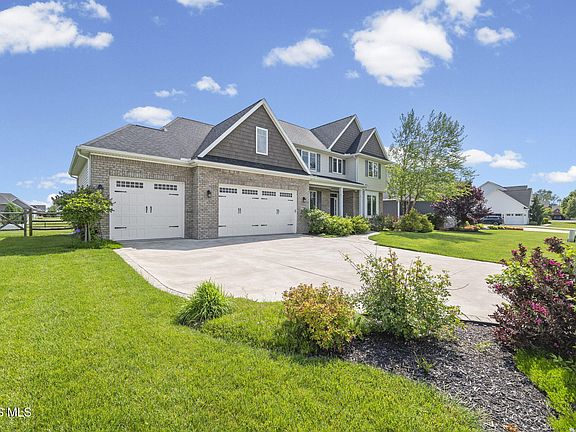 2nd image of 9599 Newbury Ln