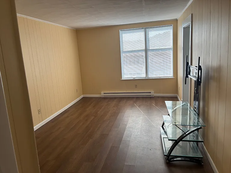 3529 University Ave #4 — Photo 2