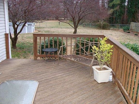 5th image of 1863 Highland Dr