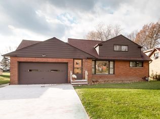 2168 Garden Dr, Wickliffe, OH 44092
