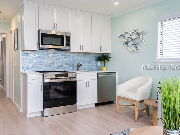 3rd image of 40 Folly Field Rd APT A4