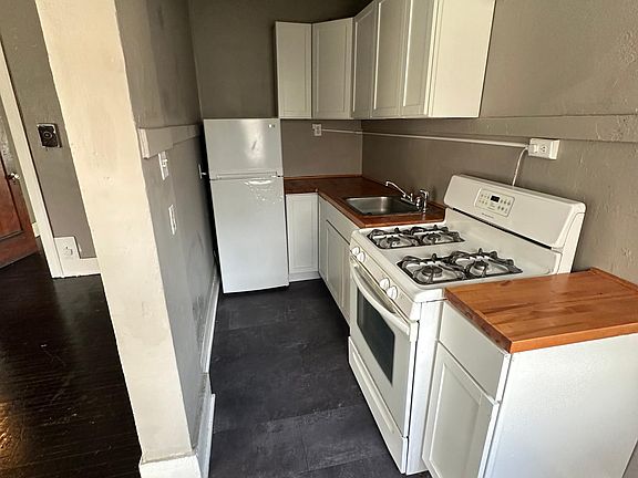 5th image of 237 Field St Unit 1