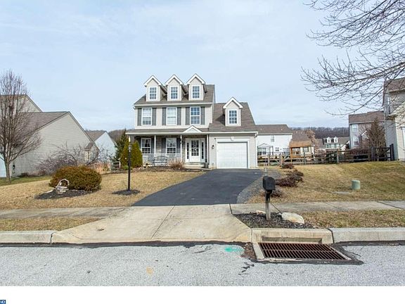 2nd image of 12 Doral Ct