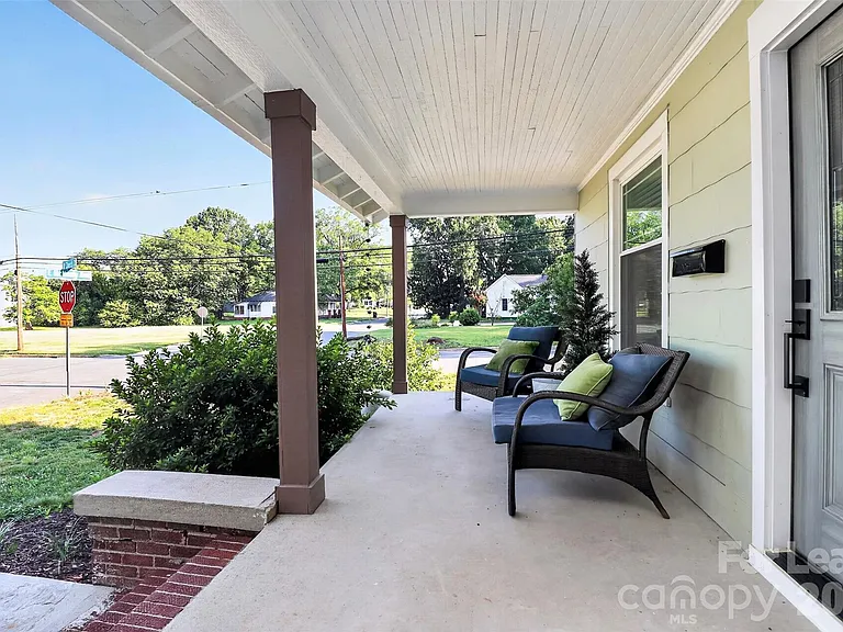 204 E McNeely Ave — Photo 42