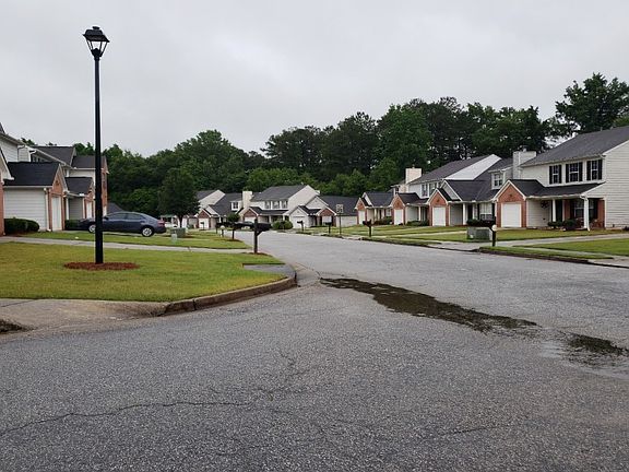 4th image of 424 Hillandale Park Dr