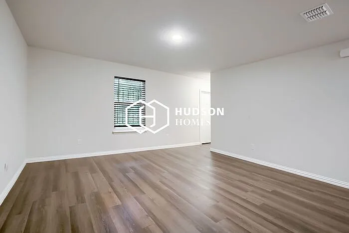 609 Sherman St — Photo 4