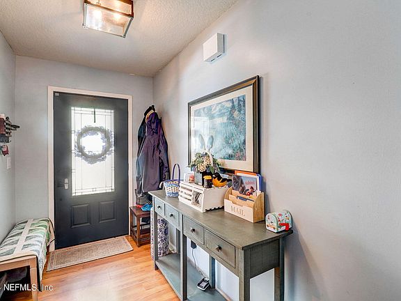 3rd image of 86244 VENETIAN Avenue