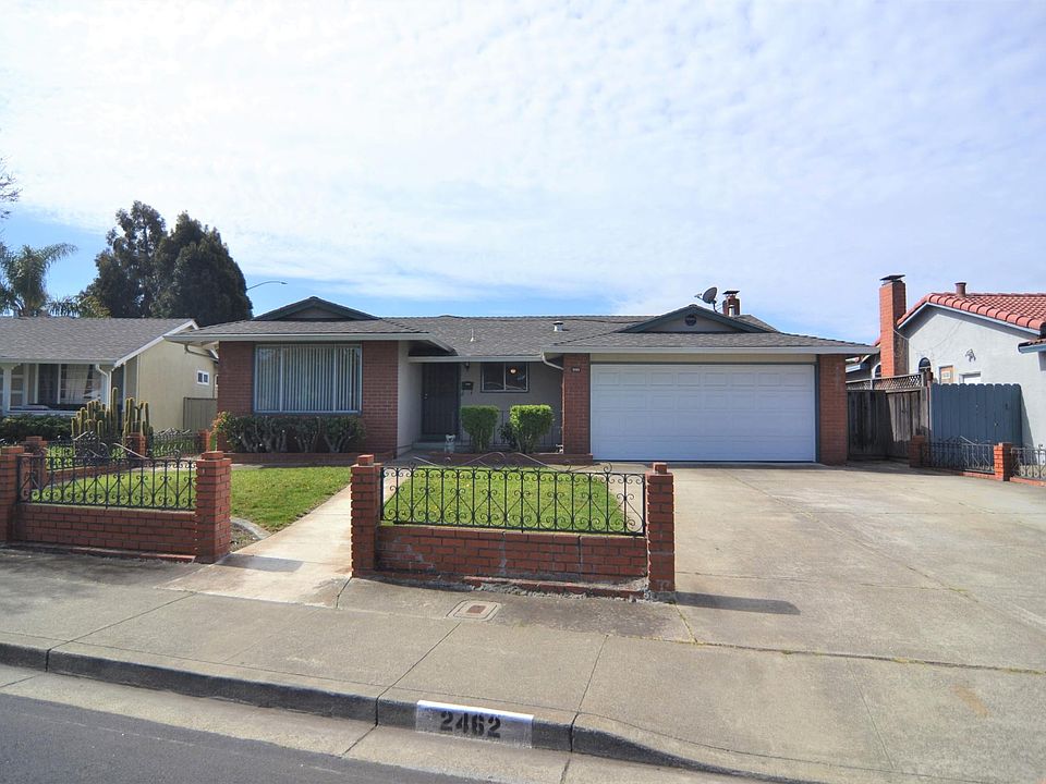 1st image of 2462 Ascot Way