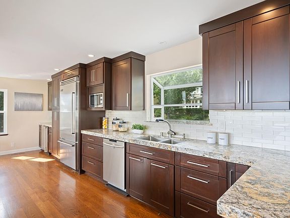 5th image of 21170 Sullivan Way