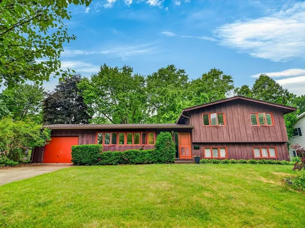 318 Cheyenne Trl, Madison, WI 53705