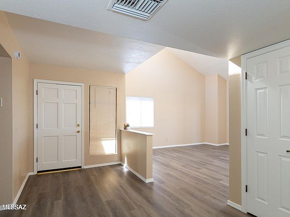 2nd image of 8267 N Oracle Rd APT 240
