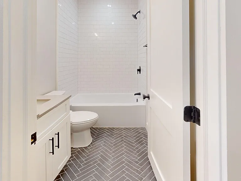 205 Chelsea St #2 — Photo 8