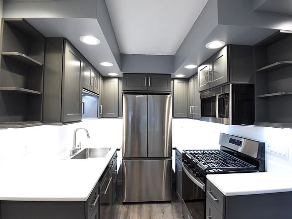3rd image of 1436 Barry Ave APT 4