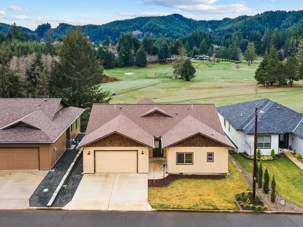 861 Masters Ct, Reedsport, OR 97467