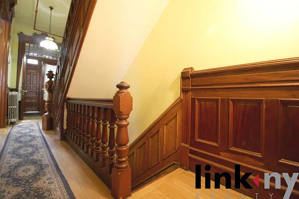 Sold by Link NY Realty | media 9