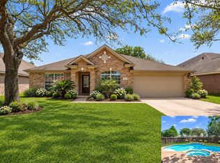 827 N Wellsford Dr, Pearland, TX 77584